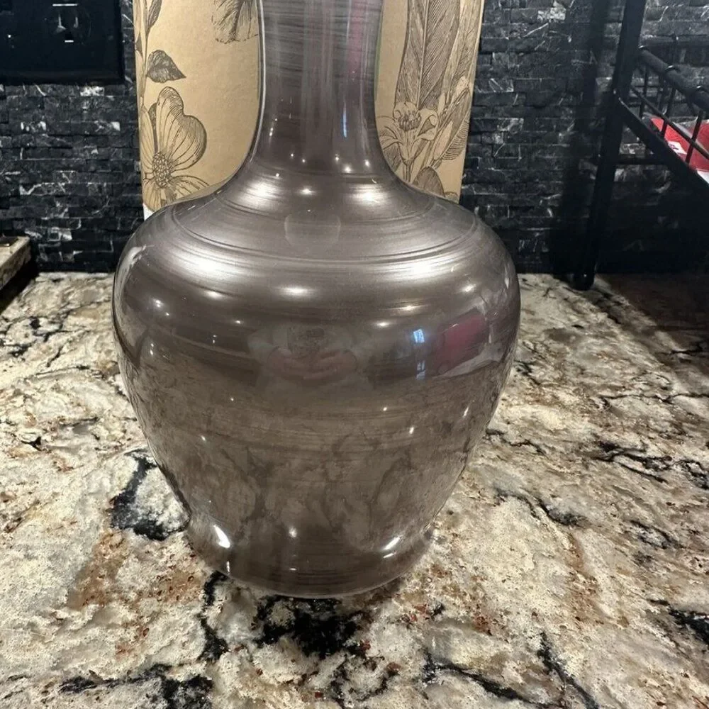 Scentsy Diffuser Base and 'Evolve' Shade Handblown Glass